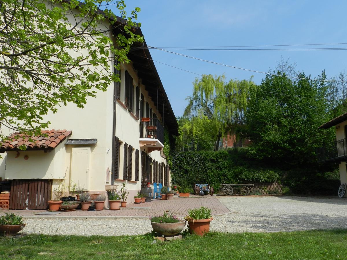 Gasthaus Cascina Caldera Cantarana Exterior foto